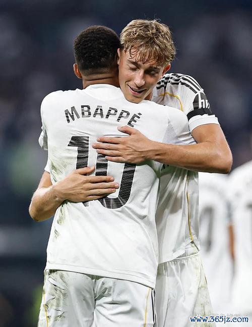 阿隆索遭皇马解雇真相揭秘：权力争斗与核心球员冲突曝光