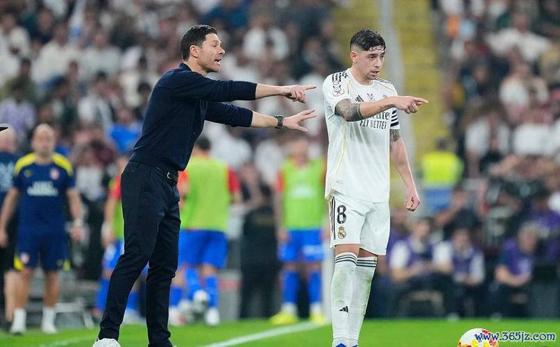 阿隆索遭皇马解雇真相揭秘：权力争斗与核心球员冲突曝光