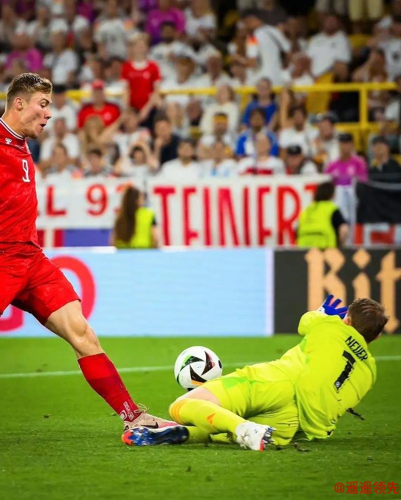 德甲-莱万进球破纪录 诺伊尔扑点 拜仁2-1升班马