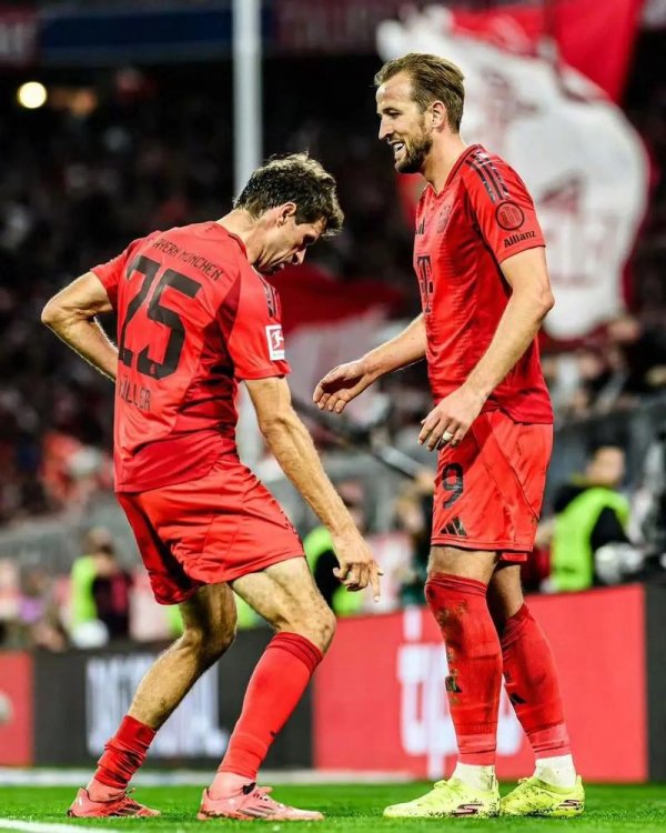 万博体育APP 德甲-莱万连场破门难救主 拜仁1-2爆冷不敌霍村