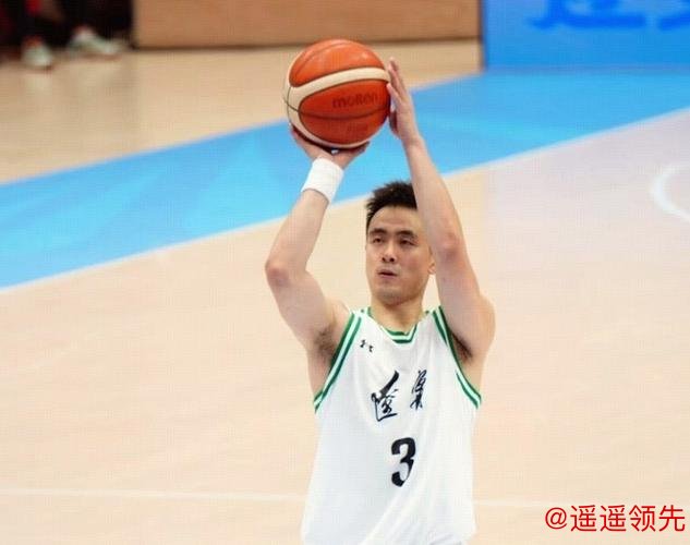 辽宁男篮官方：赵继伟伤情为左侧大腿后侧肌肉拉伤