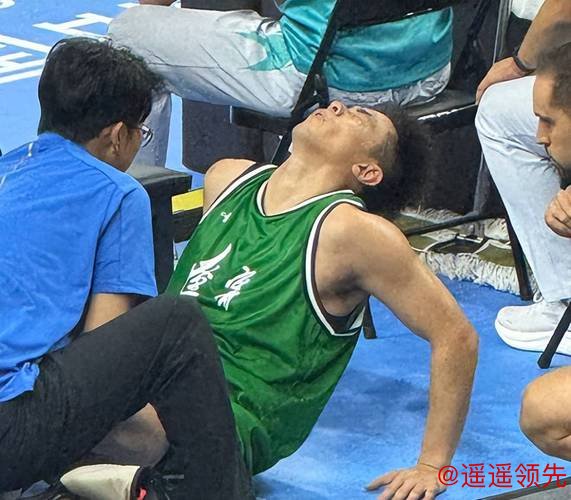 辽宁男篮官方：赵继伟伤情为左侧大腿后侧肌肉拉伤